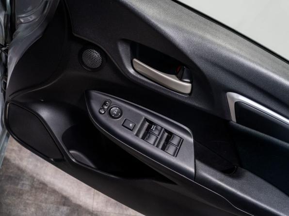Honda Fit III с пробегом 2014 года, цена 1 060 000 рублей, 146740 км, хэтчбек, Автокод Объявления