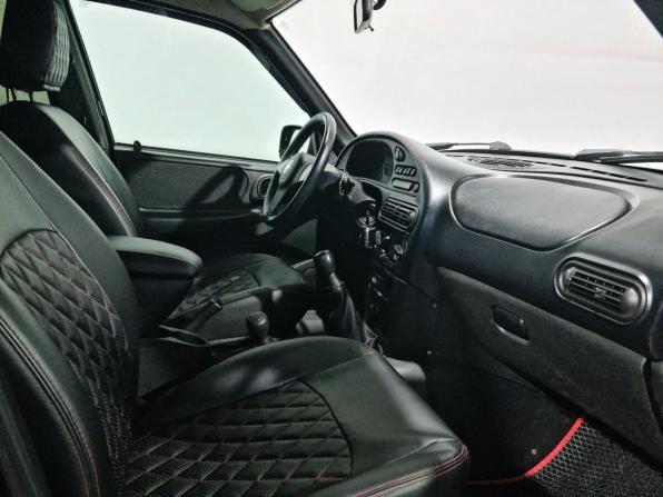 Chevrolet Niva I Рестайлинг с пробегом 2017 года, цена 685 000 рублей, 130572 км, внедорожник, Автокод Объявления