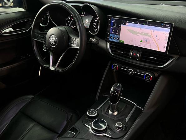 Alfa Romeo Giulia II (952) Рестайлинг с пробегом 2019 года, цена 1 990 000 рублей, 101958 км, седан, Автокод Объявления