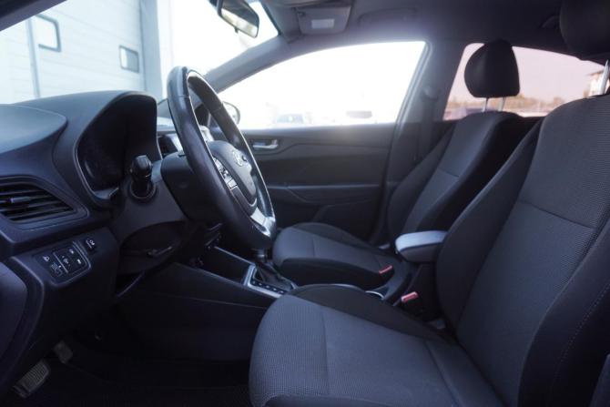 Hyundai Solaris II с пробегом 2018 года, цена 1 230 000 рублей, 114176 км, седан, Автокод Объявления