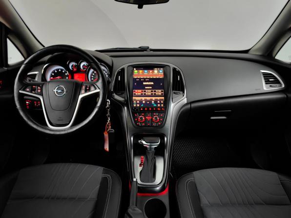 Opel Astra J Рестайлинг с пробегом 2013 года, цена 828 000 рублей, 113000 км, седан, Автокод Объявления