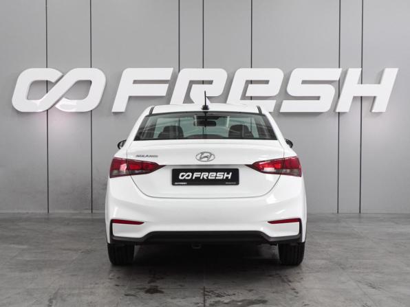 Hyundai Solaris II с пробегом 2017 года, цена 1 349 000 рублей, 83137 км, седан, Автокод Объявления