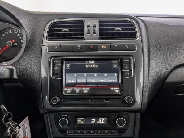 Volkswagen Polo V Рестайлинг с пробегом 2019 года, цена 1 450 000 рублей, 85274 км, седан, Автокод Объявления