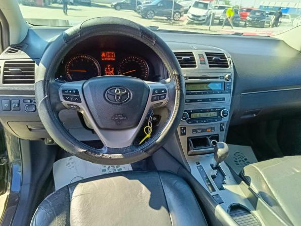 Toyota Avensis III с пробегом 2011 года, цена 892 000 рублей, 353634 км, седан, Автокод Объявления