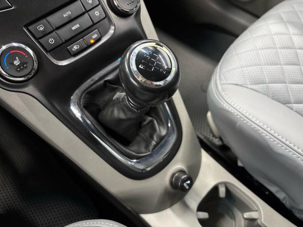Chevrolet Orlando I с пробегом 2012 года, цена 850 000 рублей, 280208 км, компактвэн, Автокод Объявления