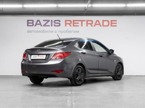Hyundai Solaris I Рестайлинг с пробегом 2015 года, цена 860 000 рублей, 211000 км, седан, Автокод Объявления