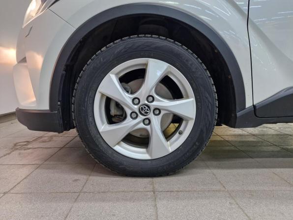 Toyota C-HR I с пробегом 2019 года, цена 2 440 000 рублей, 92844 км, внедорожник, Автокод Объявления