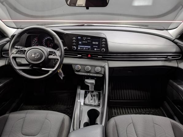 Hyundai Elantra VII (CN7) с пробегом 2022 года, цена 2 320 000 рублей, 37981 км, седан, Автокод Объявления