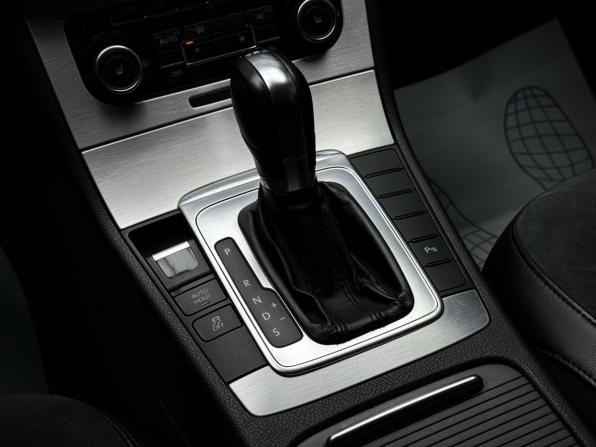 Volkswagen Passat B7 с пробегом 2011 года, цена 1 229 000 рублей, 129835 км, седан, Автокод Объявления
