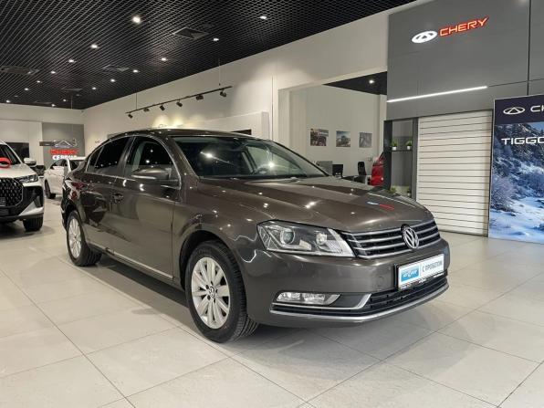 Volkswagen Passat B7 с пробегом 2012 года, цена 950 000 рублей, 235240 км, седан, Автокод Объявления