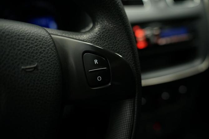 Renault Sandero II с пробегом 2015 года, цена 988 000 рублей, 77000 км, хэтчбек, Автокод Объявления