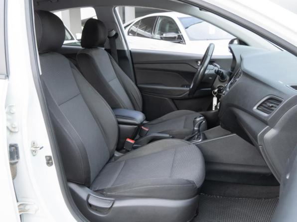 Hyundai Solaris II с пробегом 2017 года, цена 1 099 000 рублей, 227907 км, седан, Автокод Объявления