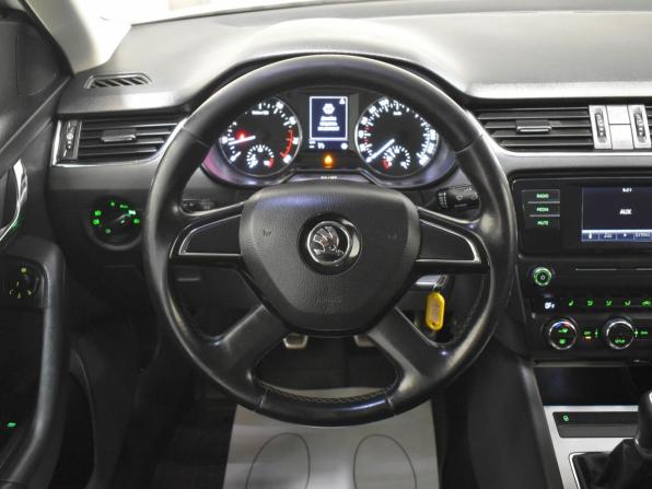 Skoda Octavia III (A7) с пробегом 2015 года, цена 990 000 рублей, 213385 км, лифтбек, Автокод Объявления