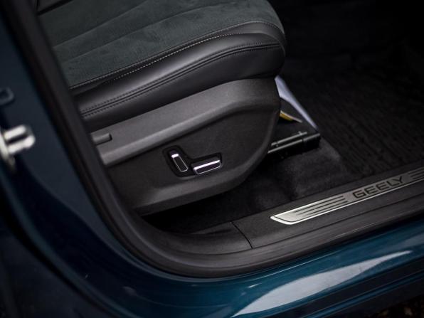 Geely Monjaro I Рестайлинг (China Market) с пробегом 2024 года, цена 3 325 000 рублей, 41830 км, внедорожник, Автокод Объявления