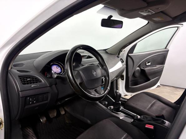 Renault Fluence I Рестайлинг с пробегом 2013 года, цена 970 000 рублей, 181436 км, седан, Автокод Объявления