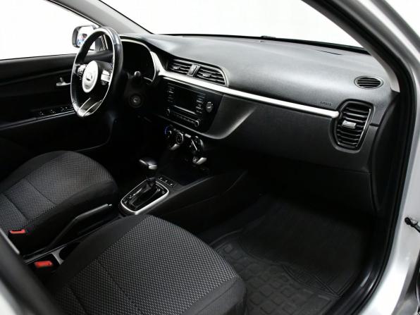 Kia Rio IV Рестайлинг с пробегом 2020 года, цена 1 497 000 рублей, 130300 км, хэтчбек, Автокод Объявления