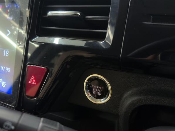 Honda Stepwgn IV Рестайлинг с пробегом 2015 года, цена 2 400 000 рублей, 111100 км, минивэн, Автокод Объявления