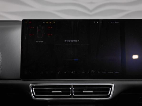 Новый Li Auto (Lixiang) L9 I Рестайлинг 2025 года, цена 11 790 000 рублей, внедорожник, Автокод Объявления