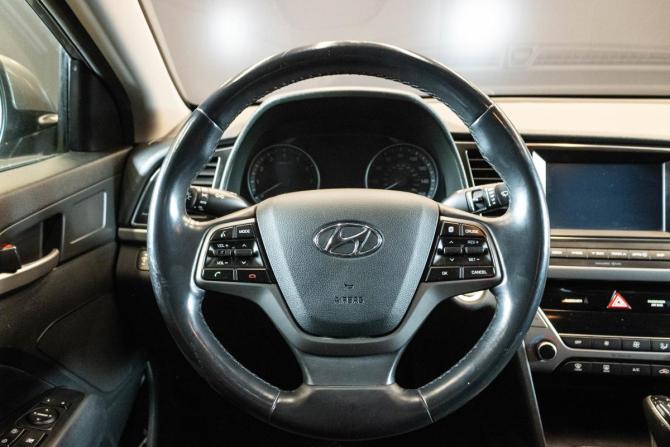 Hyundai Elantra VI (AD) с пробегом 2018 года, цена 1 103 000 рублей, 131669 км, седан, Автокод Объявления