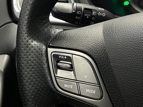 Hyundai Santa Fe III с пробегом 2013 года, цена 1 460 000 рублей, 101147 км, внедорожник, Автокод Объявления