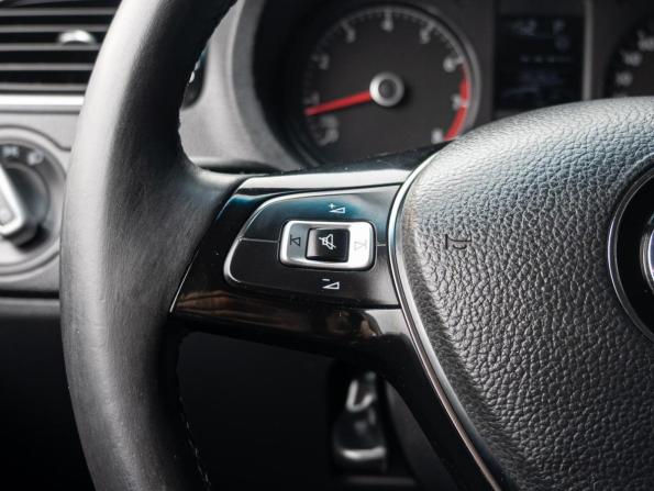 Volkswagen Polo V Рестайлинг с пробегом 2017 года, цена 1 160 000 рублей, 135260 км, седан, Автокод Объявления