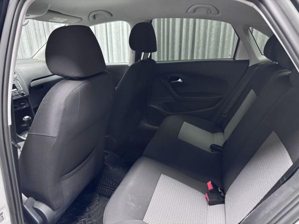 Volkswagen Polo V Рестайлинг с пробегом 2015 года, цена 1 050 000 рублей, 132521 км, седан, Автокод Объявления
