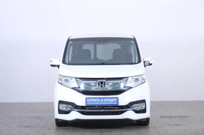 Honda Stepwgn V с пробегом 2015 года, цена 1 869 000 рублей, 102000 км, минивэн, Автокод Объявления