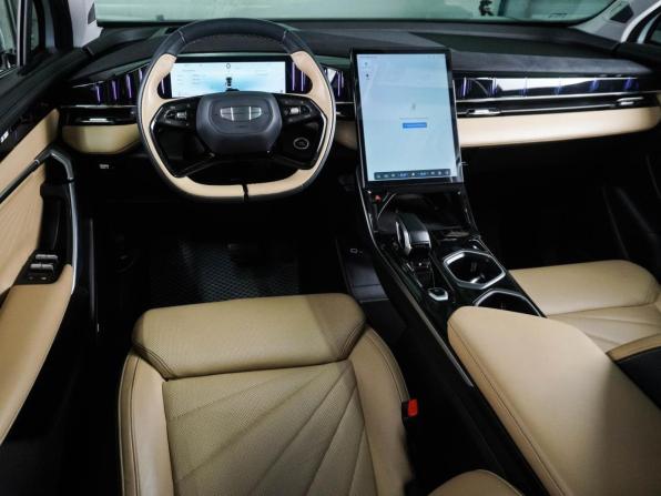 Geely Atlas II с пробегом 2022 года, цена 2 549 000 рублей, 64907 км, внедорожник, Автокод Объявления
