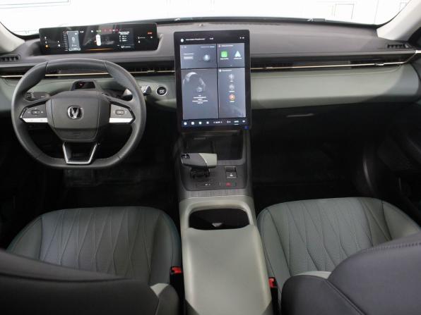 Changan Lamore с пробегом 2024 года, цена 2 090 000 рублей, 6600 км, седан, Автокод Объявления