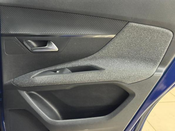 Peugeot 3008 II с пробегом 2020 года, цена 1 800 000 рублей, 130638 км, внедорожник, Автокод Объявления