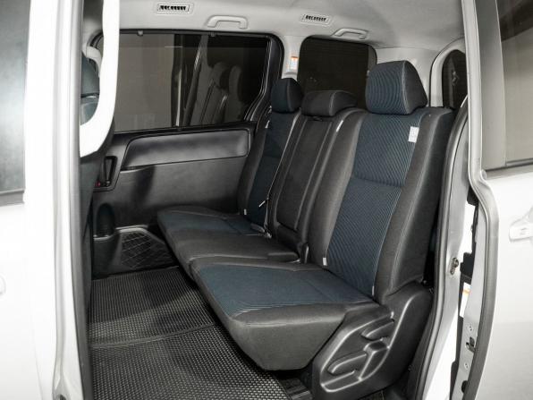 Toyota Voxy III (R80) с пробегом 2014 года, цена 1 629 500 рублей, 132585 км, минивэн, Автокод Объявления