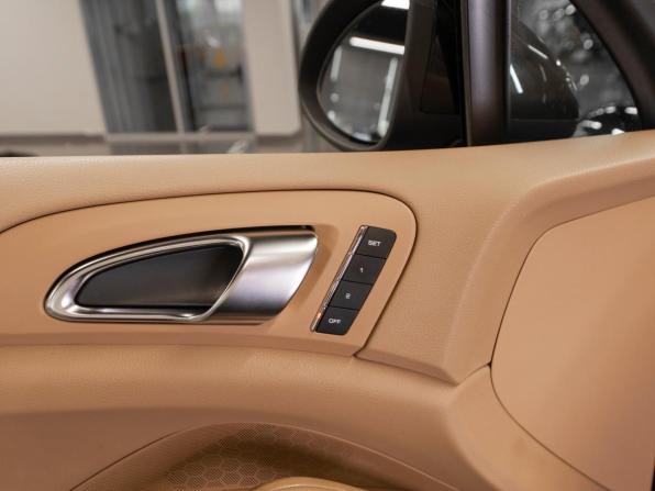 Porsche Cayenne II (958) с пробегом 2011 года, цена 1 895 000 рублей, 248920 км, внедорожник, Автокод Объявления