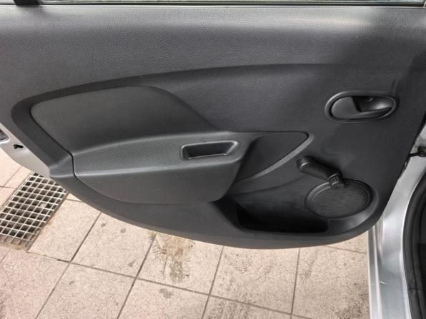 Renault Sandero II Рестайлинг с пробегом 2022 года, цена 1 090 000 рублей, 71357 км, хэтчбек, Автокод Объявления