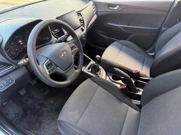 Hyundai Solaris II Рестайлинг с пробегом 2021 года, цена 1 350 000 рублей, 128000 км, седан, Автокод Объявления