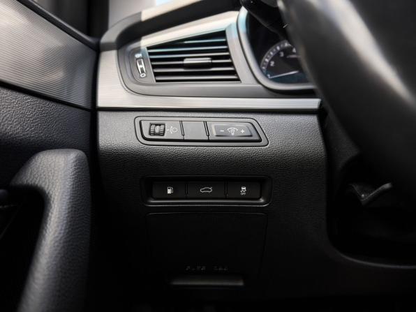 Hyundai Sonata VII (LF) Рестайлинг с пробегом 2018 года, цена 1 942 400 рублей, 104395 км, седан, Автокод Объявления