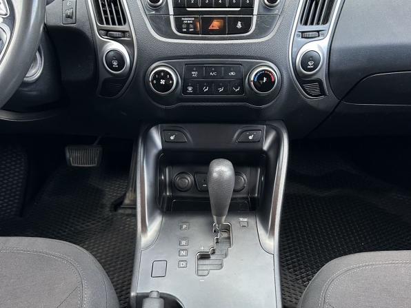 Hyundai ix35 I с пробегом 2012 года, цена 970 000 рублей, 231267 км, внедорожник, Автокод Объявления