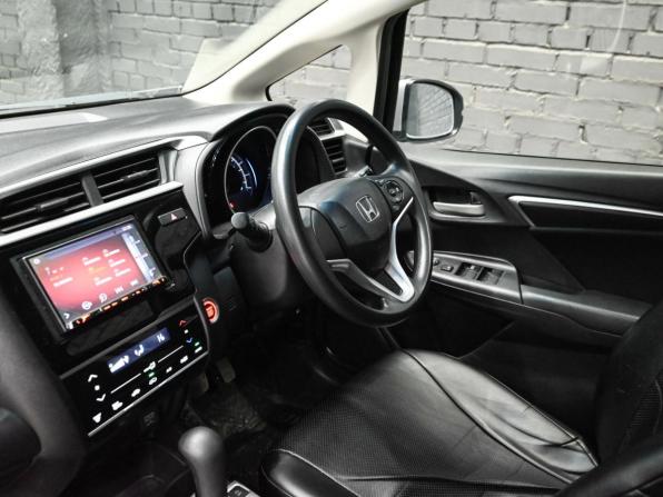 Honda Fit III Рестайлинг с пробегом 2018 года, цена 1 150 000 рублей, 138765 км, хэтчбек, Автокод Объявления