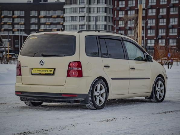 Volkswagen Touran I Рестайлинг с пробегом 2010 года, цена 579 000 рублей, 305666 км, компактвэн, Автокод Объявления