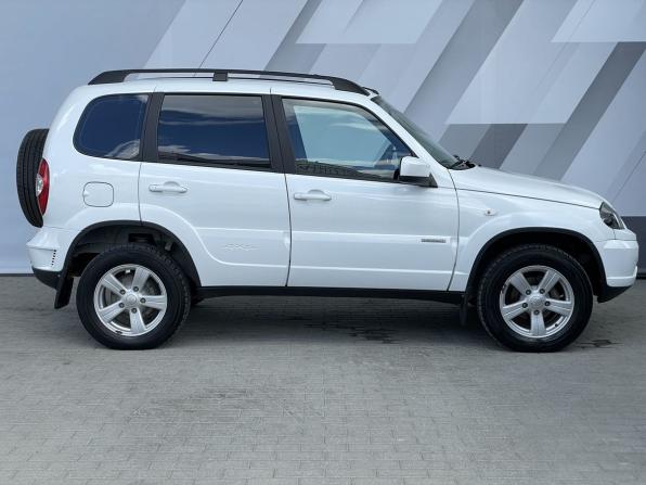 Chevrolet Niva I Рестайлинг с пробегом 2017 года, цена 865 000 рублей, 44753 км, внедорожник, Автокод Объявления