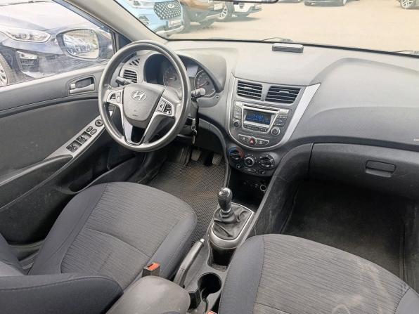 Hyundai Solaris I Рестайлинг с пробегом 2016 года, цена 849 000 рублей, 120000 км, седан, Автокод Объявления