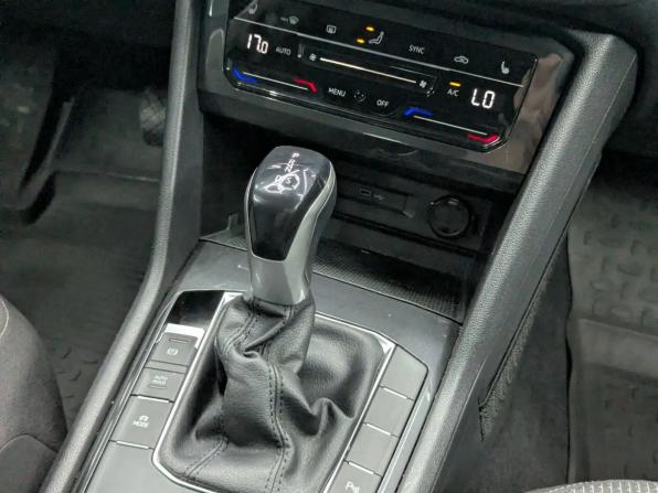 Volkswagen Tiguan II Рестайлинг с пробегом 2021 года, цена 2 849 000 рублей, 38500 км, внедорожник, Автокод Объявления