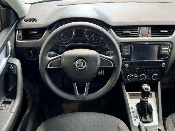 Skoda Octavia III (A7) Рестайлинг с пробегом 2017 года, цена 1 470 000 рублей, 146000 км, лифтбек, Автокод Объявления