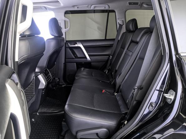 Toyota Land Cruiser Prado 150 Series Рестайлинг 2 с пробегом 2018 года, цена 4 370 000 рублей, 238427 км, внедорожник, Автокод Объявления