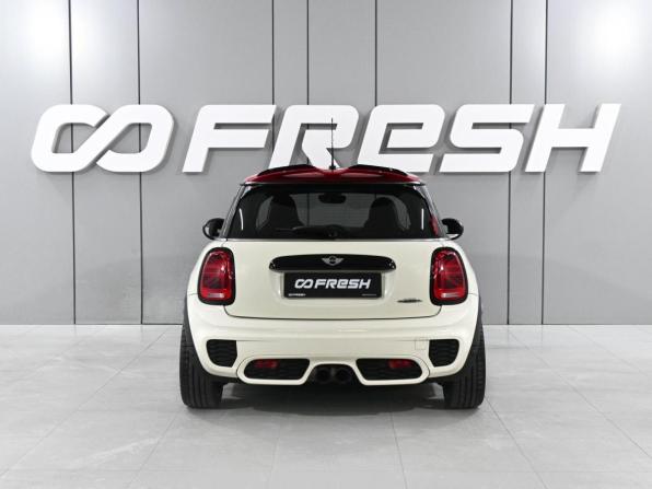 Mini Hatch III (F55/F56) с пробегом 2016 года, цена 2 229 000 рублей, 191512 км, хэтчбек, Автокод Объявления
