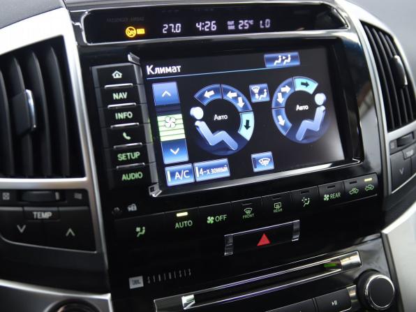 Toyota Land Cruiser 200 Series Рестайлинг 1 с пробегом 2013 года, цена 3 690 000 рублей, 268327 км, внедорожник, Автокод Объявления