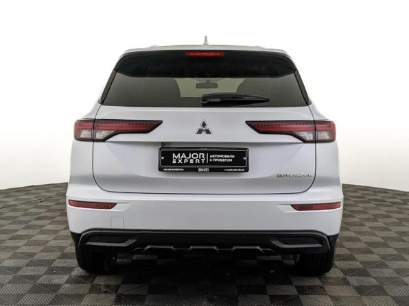 Mitsubishi Outlander IV с пробегом 2023 года, цена 3 800 000 рублей, 26005 км, внедорожник, Автокод Объявления