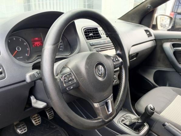 Volkswagen Polo V с пробегом 2012 года, цена 518 000 рублей, 322613 км, седан, Автокод Объявления