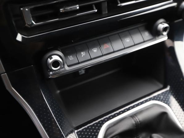 Haval M6 II с пробегом 2024 года, цена 1 900 000 рублей, 9420 км, внедорожник, Автокод Объявления