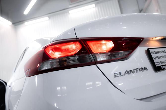 Hyundai Elantra VI (AD) с пробегом 2018 года, цена 1 599 000 рублей, 83700 км, седан, Автокод Объявления