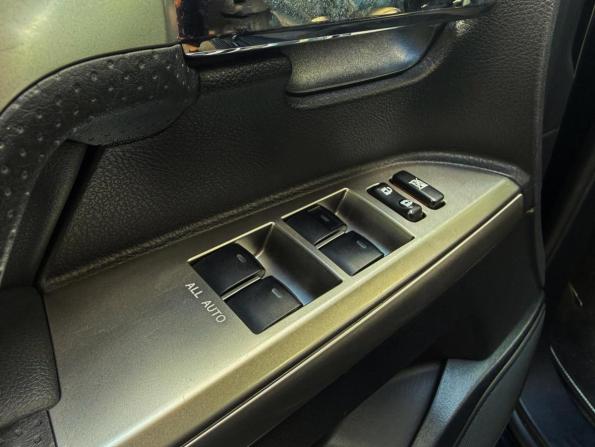 Toyota Land Cruiser 200 Series Рестайлинг 1 с пробегом 2014 года, цена 4 729 000 рублей, 208872 км, внедорожник, Автокод Объявления